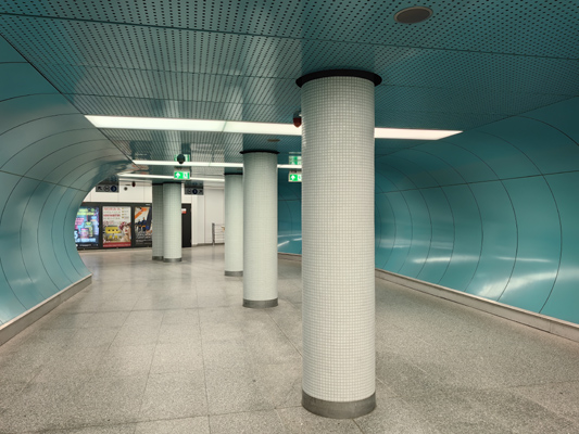 Budapest, M3 metró, Deák Ferenc tér, M2-M3 metró, átszállás, bélyegkép