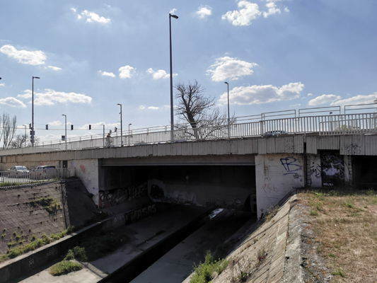Budapest, M3 metró, metró viadukt a Rákos-patak felett, bélyegkép