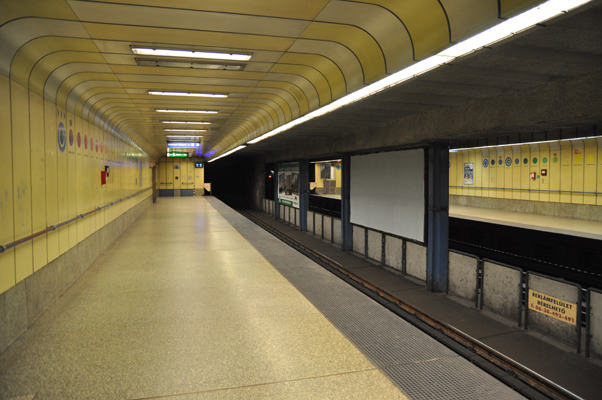Budapest, M3 metró, Gyöngyösi utca, bélyegkép