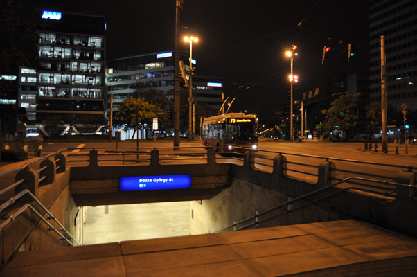Budapest, M3 metró, Dózsa György út, bélyegkép