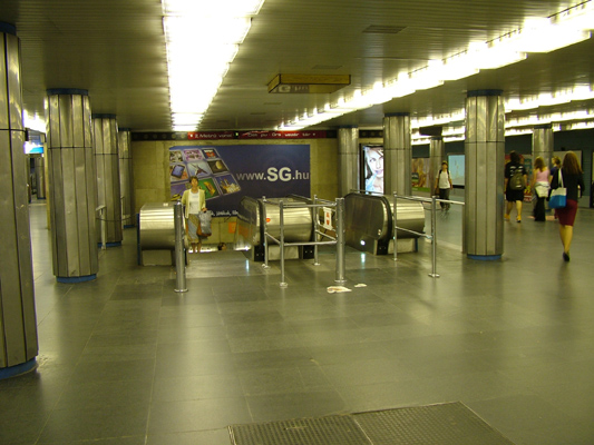 Budapest, M3 metró, Deák Ferenc tér, bélyegkép