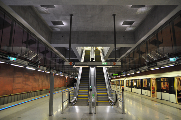 Budapest, M4 metró, Kelenföld vasútállomás, bélyegkép
