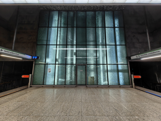 Budapest, M4 metró, Újbuda-központ, bélyegkép