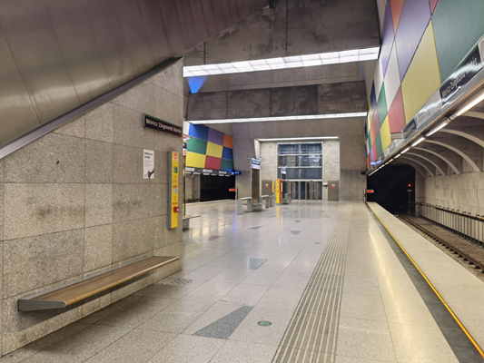 Budapest, M4 metró, Móricz Zsigmond körtér, bélyegkép