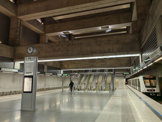 Budapest, M4 metró, II. János Pál pápa tér, bélyegkép