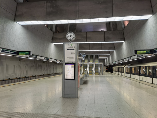 Budapest, M4 metró, Keleti pályaudvar, bélyegkép